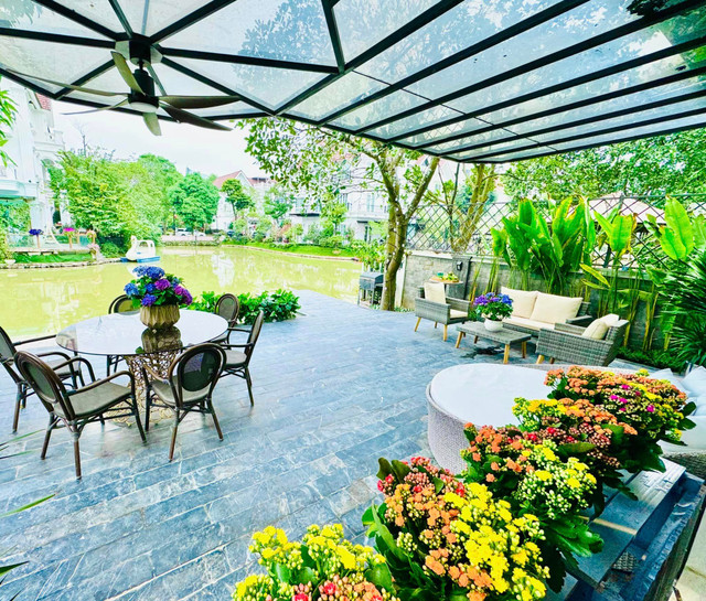 Xuyt xoa biet thu xa hoa ven bien cua La Thanh Huyen-Hinh-13