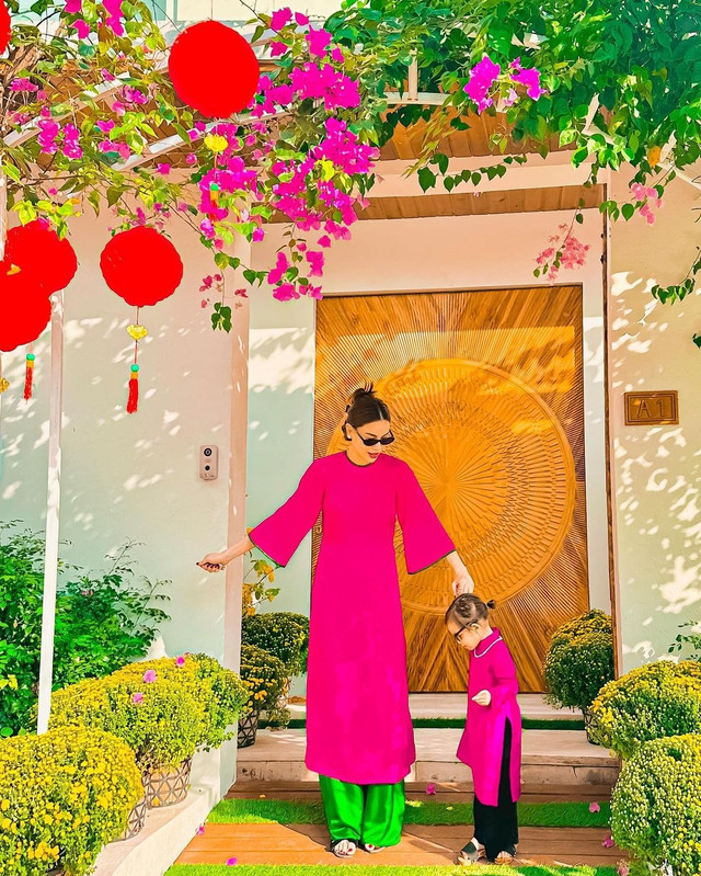 Không gian Tết lộng lẫy của gia đình Hồ Ngọc Hà trong biệt thự 30 tỷ - Hình 10 Khong gian Tet long lay cua gia dinh Ho Ngoc Ha trong biet thu 30 ty-Hinh-10