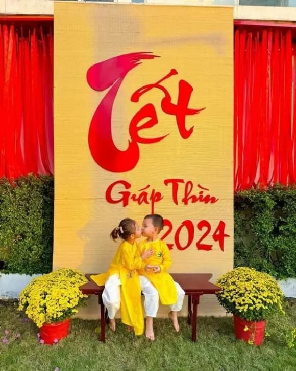 Không gian Tết lộng lẫy của gia đình Hồ Ngọc Hà trong biệt thự 30 tỷ - Hình 4 Khong gian Tet long lay cua gia dinh Ho Ngoc Ha trong biet thu 30 ty-Hinh-4