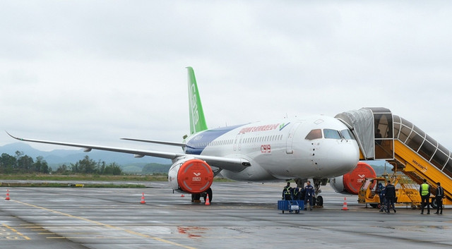 Khám phá bên trong máy bay “made in China” vừa hạ cánh tại Việt Nam - Hình 3 Kham pha ben trong may bay “made in China” vua ha canh tai Viet Nam-Hinh-3