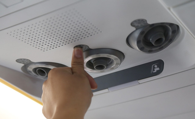 Khám phá bên trong máy bay “made in China” vừa hạ cánh tại Việt Nam - Hình 7 Kham pha ben trong may bay “made in China” vua ha canh tai Viet Nam-Hinh-7