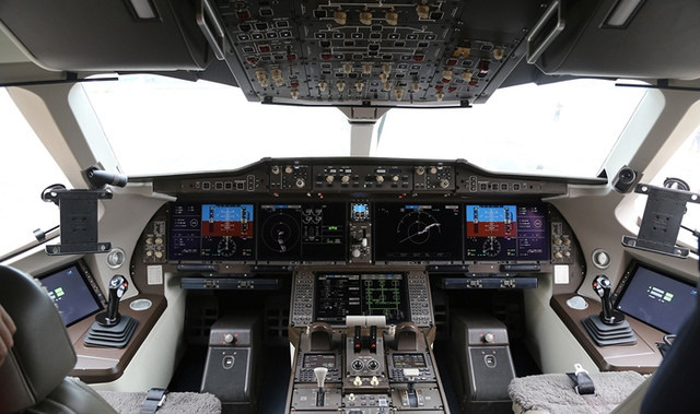 Khám phá bên trong máy bay “made in China” vừa hạ cánh tại Việt Nam - Hình 6 Kham pha ben trong may bay “made in China” vua ha canh tai Viet Nam-Hinh-6