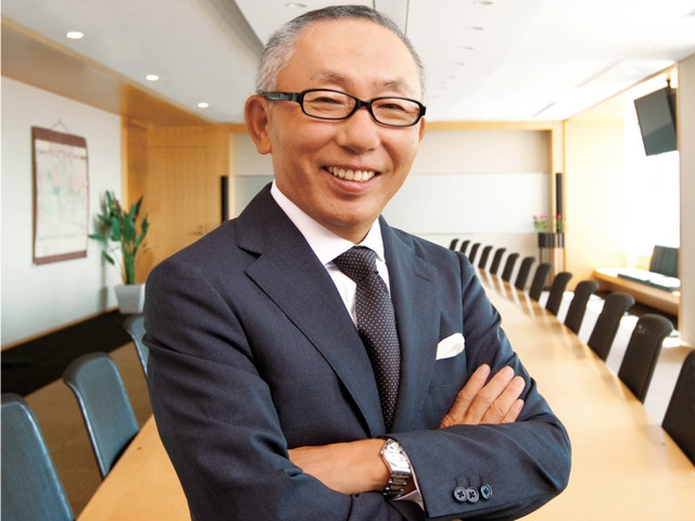 Chân dung ông chủ Uniqlo giàu nhất Nhật Bản Chan dung ong chu Uniqlo giau nhat Nhat Ban