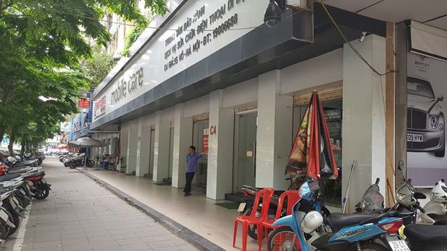Hiện trạng chuỗi cửa hàng Nhật Cường Mobile 13 ngày sau khi bị khám xét - Hình 10 Hien trang chuoi cua hang Nhat Cuong Mobile 13 ngay sau khi bi kham xet-Hinh-10