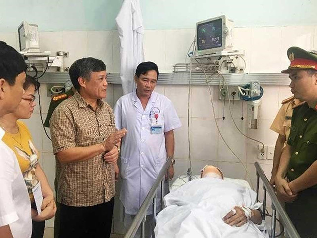 Tình trạng CSGT bị hất văng lên không trung giờ như thế nào? Tinh trang CSGT bi hat vang len khong trung gio nhu the nao?
