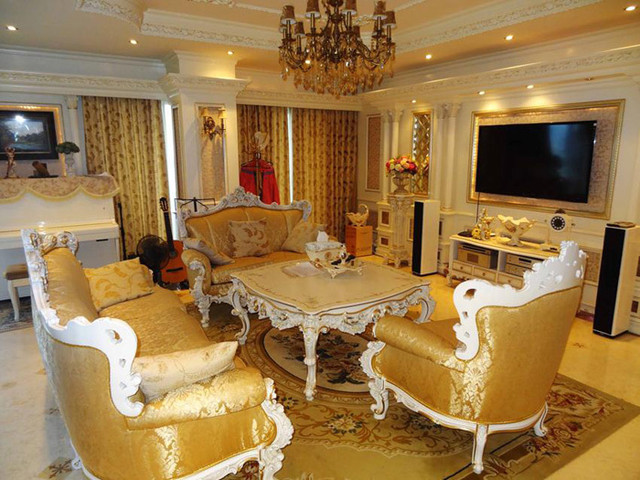 Đại gia chính hiệu không ngại chi tiền phủ vàng từ chân tới nóc của khách sạn - Hình 2 Dai gia chinh hieu khong ngai chi tien phu vang tu chan toi noc cua khach san-Hinh-2