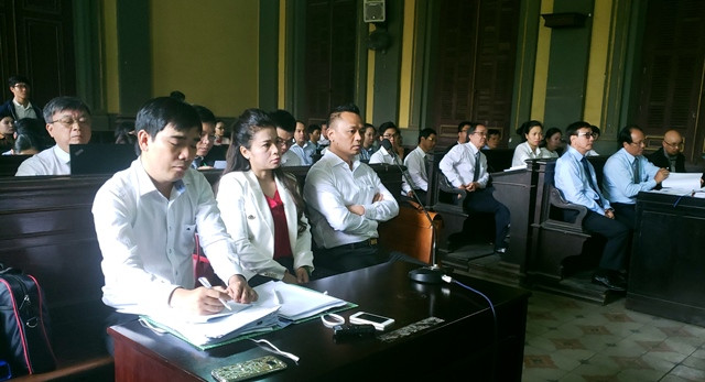 Vợ chồng đại gia Đặng Lê Nguyên Vũ tranh cãi nảy lửa tại tòa - Hình 2 Vo chong dai gia Dang Le Nguyen Vu tranh cai nay lua tai toa-Hinh-2