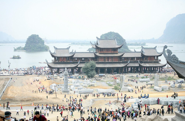 Đại gia Văn Trường xây chùa Tam Chúc là ai, giàu cỡ nào? Dai gia Van Truong xay chua Tam Chuc la ai, giau co nao?