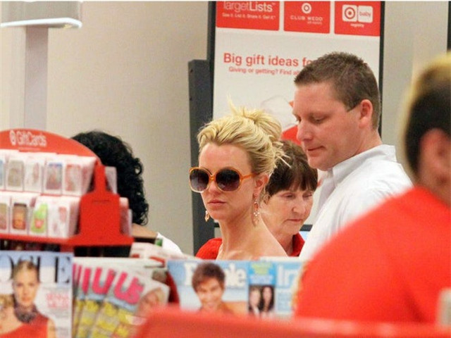 Điểm các tỷ phú, triệu phú thích săn hàng giảm giá - Hình 2 Diem cac ty phu, trieu phu thich san hang giam gia-Hinh-2