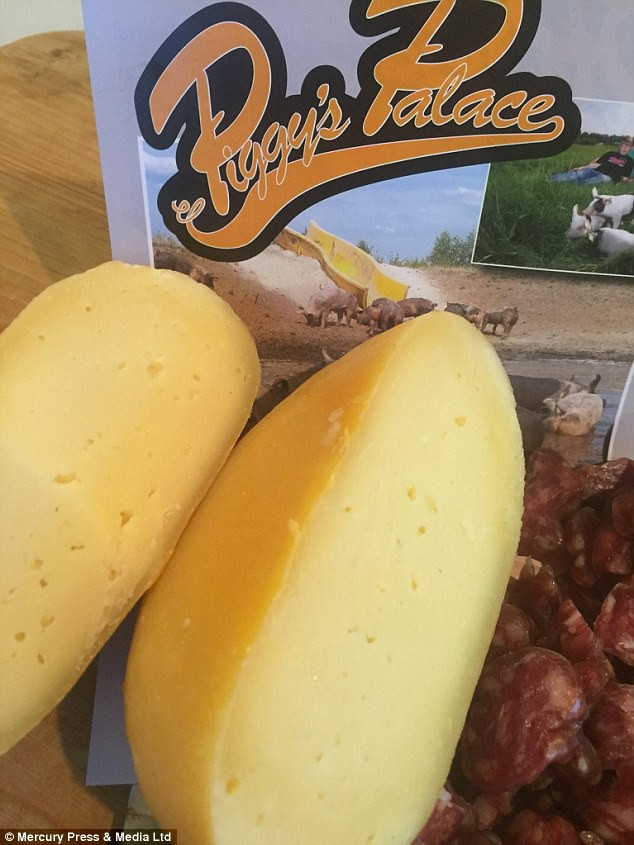 Mức giá 'siêu to, siêu khổng lồ' cho món phô mai đắt nhất thế giới - Hình 2 Muc gia 'sieu to, sieu khong lo' cho mon pho mai dat nhat the gioi-Hinh-2