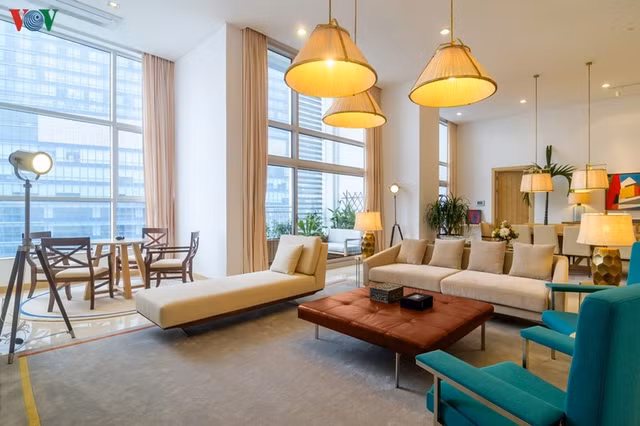 Thiet ke can ho penhouse voi phong cach duong dai thanh nha-Hinh-3