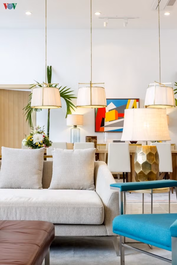 Thiet ke can ho penhouse voi phong cach duong dai thanh nha-Hinh-5