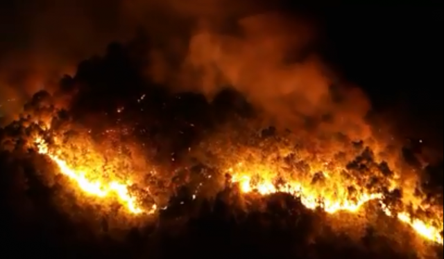 Quân dân oằn mình chiến đấu với giặc lửa suốt 3 ngày ở Hà Tĩnh Quan dan oan minh chien dau voi giac lua suot 3 ngay o Ha Tinh