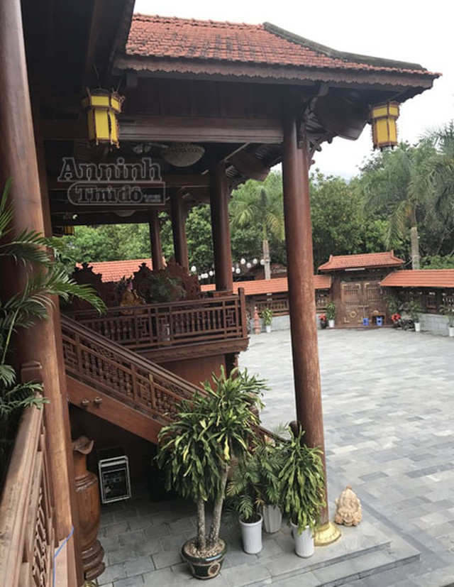 Cận cảnh loạt nhà gỗ lim tiền tỷ của giới nhà giàu Việt - Hình 9 Can canh loat nha go lim tien ty cua gioi nha giau Viet-Hinh-9