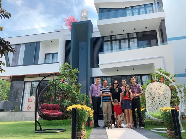 Noi that khung trong biet thu 25 ty cua dien vien Quoc Truong