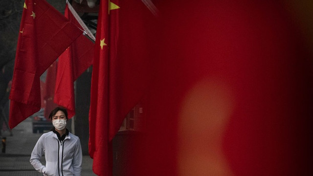 Xem gioi ty phu chi tien trieu do gop chong dai dich Corona-Hinh-2