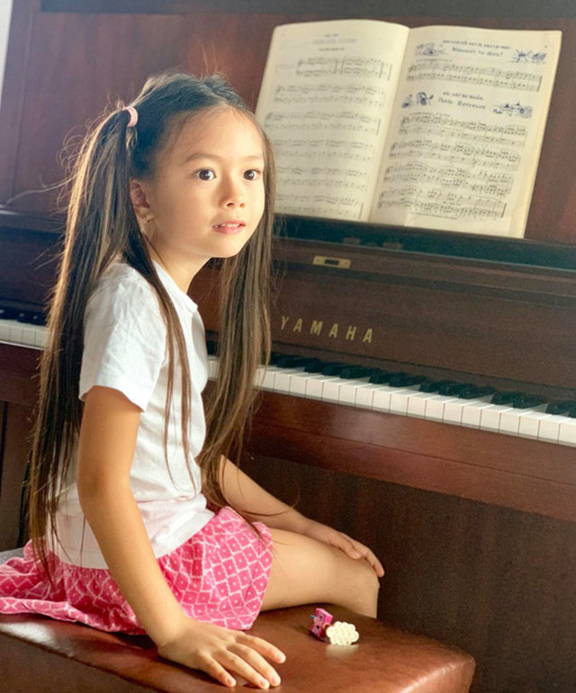 Cuộc sống xa hoa của các 'rich kid' nhà sao Việt - Hình 11 Cuoc song xa hoa cua cac 'rich kid' nha sao Viet-Hinh-11