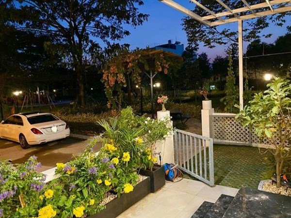 Gặp các nàng hậu U50 với loạt biệt thự trị giá trăm tỷ - Hình 15 Gap cac nang hau U50 voi loat biet thu tri gia tram ty-Hinh-15