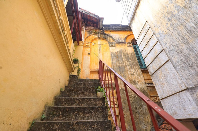 Bên trong biệt thự cổ của ông chủ ngành in “nức tiếng” Hà Nội - Hình 8 Ben trong biet thu co cua ong chu nganh in “nuc tieng” Ha Noi-Hinh-8