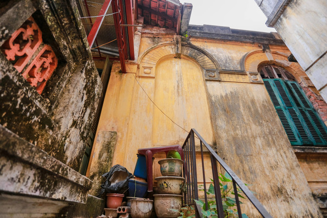 Bên trong biệt thự cổ của ông chủ ngành in “nức tiếng” Hà Nội - Hình 7 Ben trong biet thu co cua ong chu nganh in “nuc tieng” Ha Noi-Hinh-7