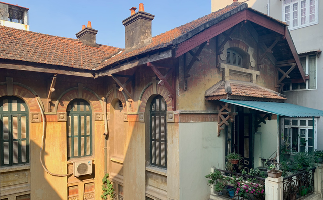 Bên trong biệt thự cổ của ông chủ ngành in “nức tiếng” Hà Nội - Hình 3 Ben trong biet thu co cua ong chu nganh in “nuc tieng” Ha Noi-Hinh-3