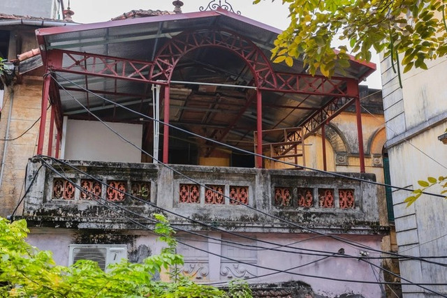 Bên trong biệt thự cổ của ông chủ ngành in “nức tiếng” Hà Nội - Hình 12 Ben trong biet thu co cua ong chu nganh in “nuc tieng” Ha Noi-Hinh-12