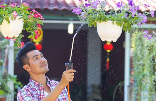Ai là đại gia ngâm trong showbiz Việt? - Hình 8 Ai la dai gia ngam trong showbiz Viet?-Hinh-8