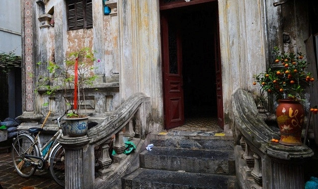 Vào thăm biệt thự trăm tuổi của đại gia làng miến - Hình 5 Vao tham biet thu tram tuoi cua dai gia lang mien-Hinh-5