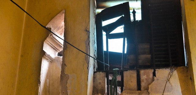 Vào thăm biệt thự trăm tuổi của đại gia làng miến - Hình 12 Vao tham biet thu tram tuoi cua dai gia lang mien-Hinh-12