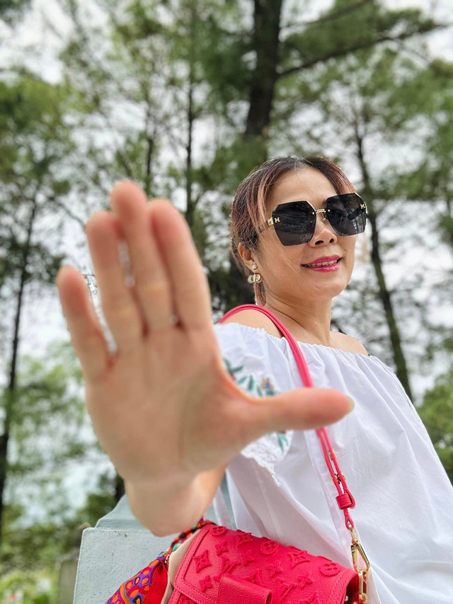 Choáng ngợp khu vườn hàng nghìn m2 của ca sĩ Mỹ Lệ Choang ngop khu vuon hang nghin m2 cua ca si My Le