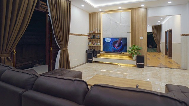 Từ ngày đăng quang Hoa hậu tới nay H'Hen Niê giàu cỡ nào? - Hình 6 Tu ngay dang quang Hoa hau toi nay H'Hen Nie giau co nao?-Hinh-6