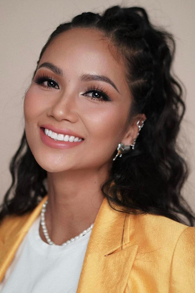 Từ ngày đăng quang Hoa hậu tới nay H'Hen Niê giàu cỡ nào? - Hình 3 Tu ngay dang quang Hoa hau toi nay H'Hen Nie giau co nao?-Hinh-3