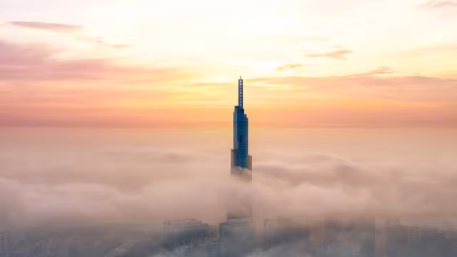 CNN “nga mu“ truoc khach san sang trong bac nhat Viet Nam