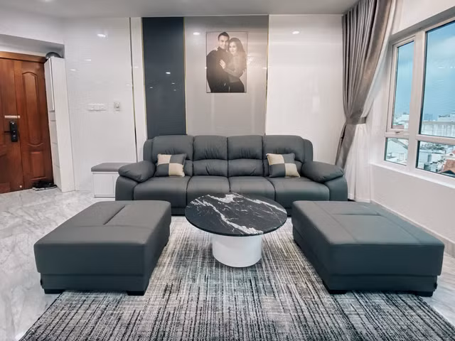 Chong nguoi An Do cua ca si Vo Ha Tram giau co nao?-Hinh-7