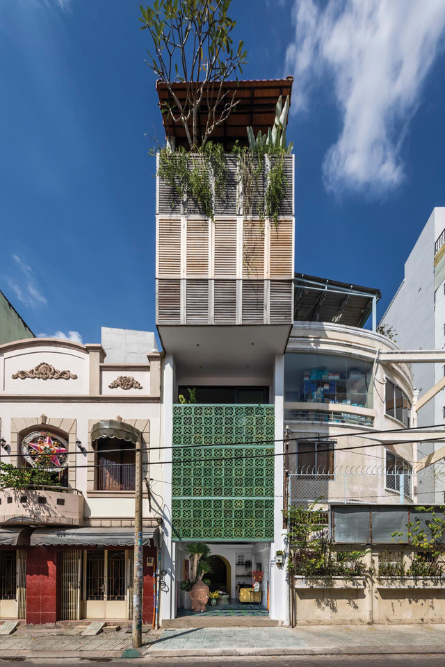 Xem căn nhà trong hẻm chỉ rộng 3m nhưng chẳng khác gì resort Xem can nha trong hem chi rong 3m nhung chang khac gi resort