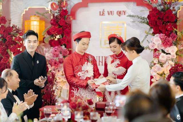 Trầm trồ những đám cưới và của hồi môn khủng của các đại gia Việt - Hình 4 Tram tro nhung dam cuoi va cua hoi mon khung cua cac dai gia Viet-Hinh-4