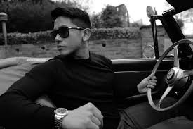 Không chỉ giàu có, 3 hoàng tử này rất điển trai - Hình 4 Khong chi giau co, 3 hoang tu nay rat dien trai-Hinh-4