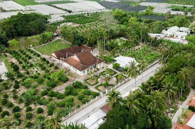 Tham quan ngôi nhà cổ có một không hai ở Tây đô Tham quan ngoi nha co co mot khong hai o Tay do