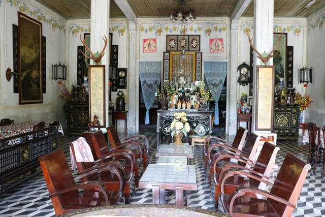 Tham quan ngôi nhà cổ có một không hai ở Tây đô - Hình 8 Tham quan ngoi nha co co mot khong hai o Tay do-Hinh-8