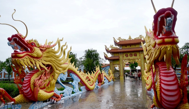 Cận cảnh những cơ ngơi của danh hài Hoài Linh - Hình 4 Can canh nhung co ngoi cua danh hai Hoai Linh-Hinh-4