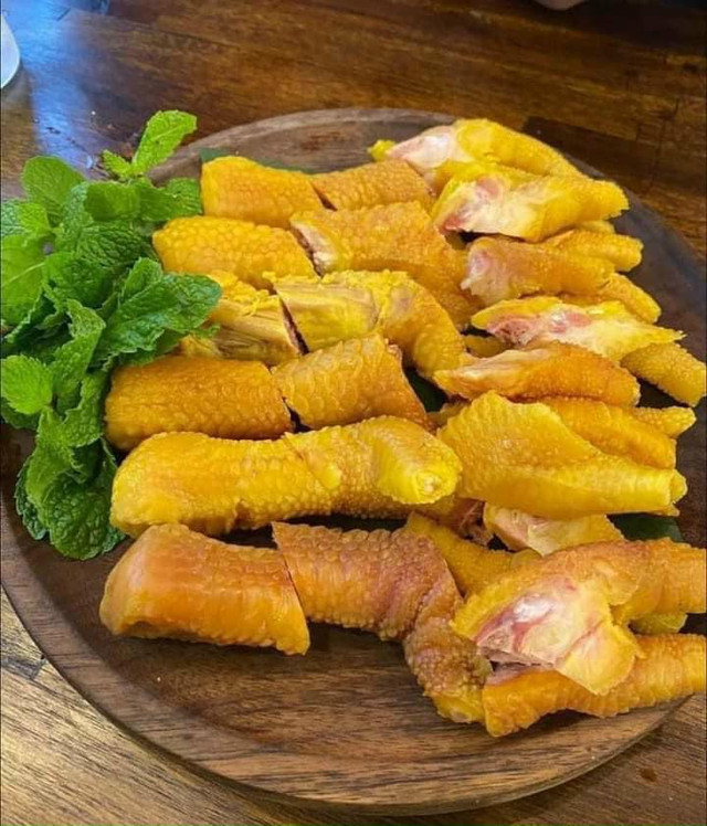 Chân gà Đông Tảo tiền triệu đắt khách mùa World Cup có thể từ gà bệnh, chết - Hình 9 Chan ga Dong Tao tien trieu dat khach mua World Cup co the tu ga benh, chet-Hinh-9