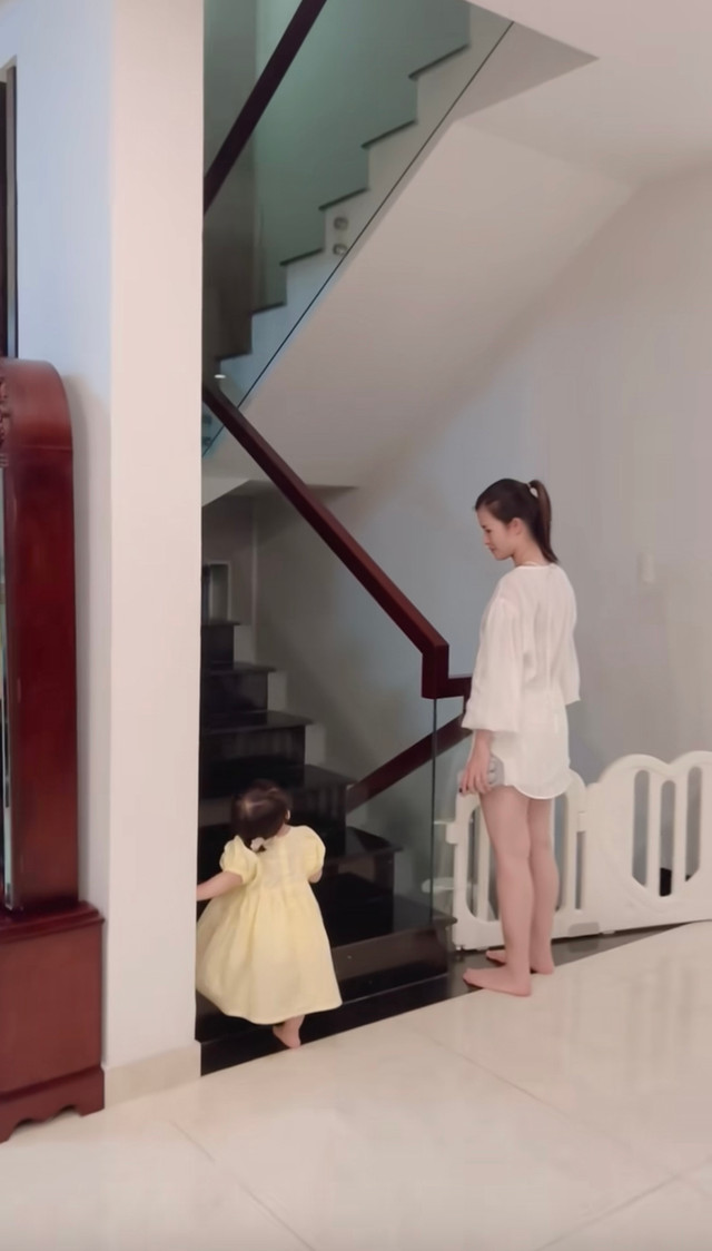 Đông Nhi - Ông Cao Thắng sở hữu biệt thự hoành tráng như nào? - Hình 5 Dong Nhi - Ong Cao Thang so huu biet thu hoanh trang nhu nao?-Hinh-5