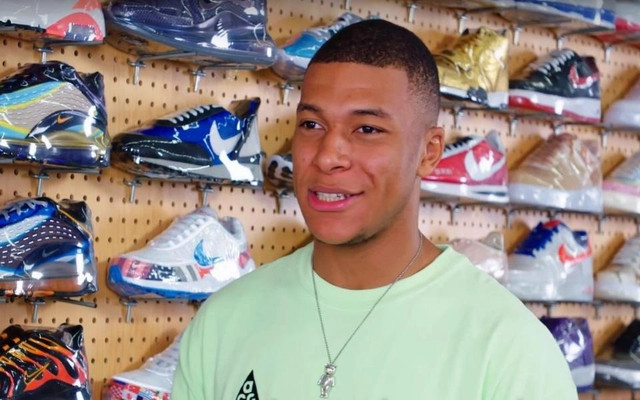 Tiền đạo của đội tuyển Pháp Kylian Mbappe nhận lương 30 tỷ mỗi tuần - Hình 12 Tien dao cua doi tuyen Phap Kylian Mbappe nhan luong 30 ty moi tuan-Hinh-12