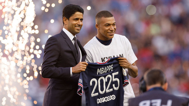 Tiền đạo của đội tuyển Pháp Kylian Mbappe nhận lương 30 tỷ mỗi tuần - Hình 3 Tien dao cua doi tuyen Phap Kylian Mbappe nhan luong 30 ty moi tuan-Hinh-3