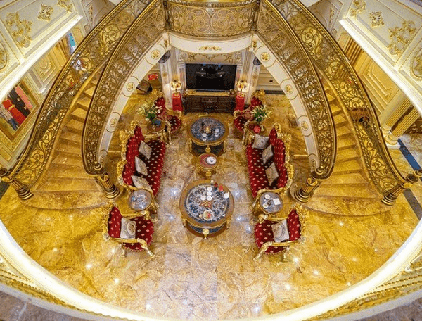 Tận mục 2 công trình dát vàng ở Việt Nam lên báo ngoại 2022 - Hình 4 Tan muc 2 cong trinh dat vang o Viet Nam len bao ngoai 2022-Hinh-4