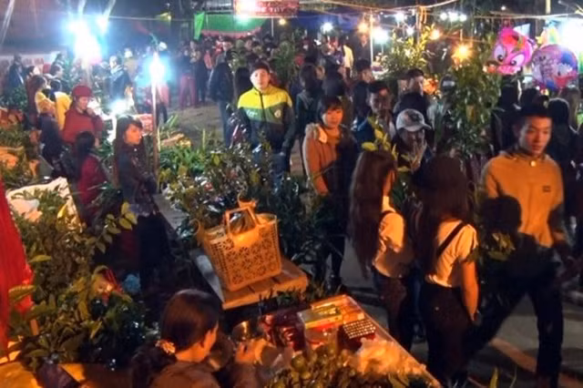 Diem lai nhung phien cho Tet doc la nhat cua nguoi Viet-Hinh-10