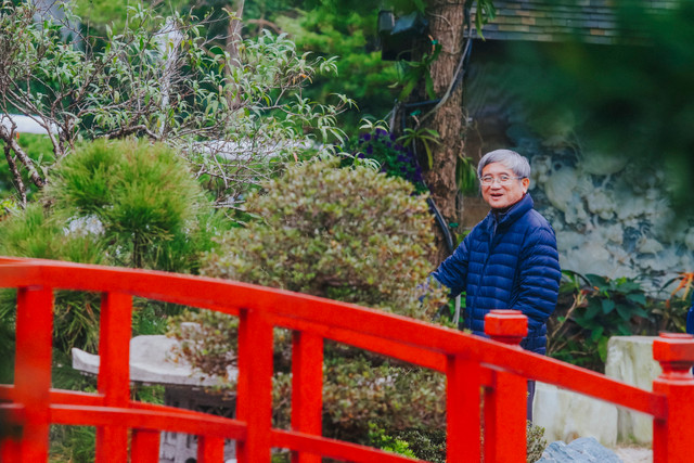 Di xem can biet thu co mot khong hai cua Pho Chu tich FPT