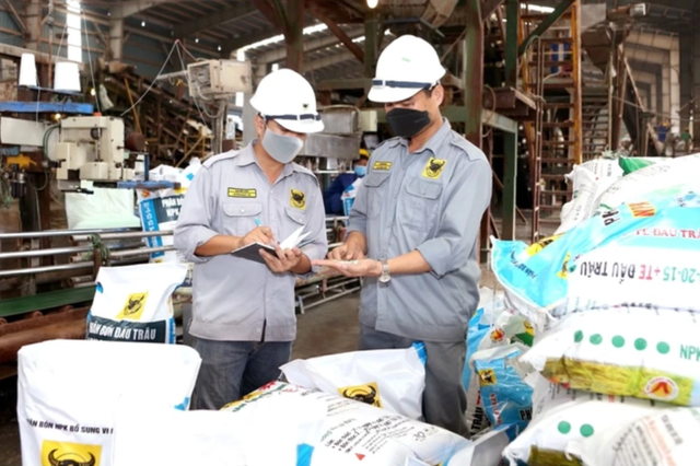 Phân bón Bình Điền lãi Q1/2024 tăng 44%, chốt chia cổ tức 20% tiền mặt Phan bon Binh Dien lai Q1/2024 tang 44%, chot chia co tuc 20% tien mat