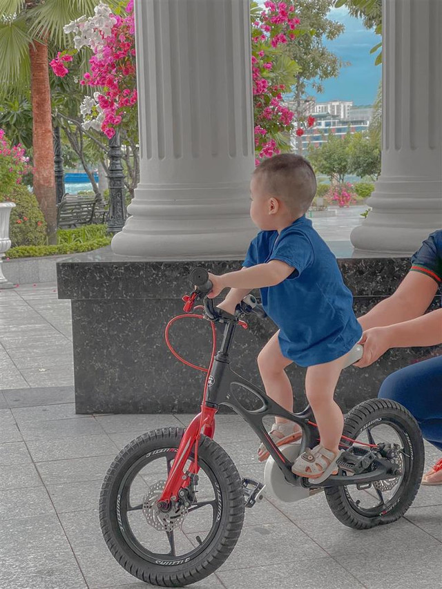 Những góc mới trong biệt thự tráng lệ như lâu đài của Lan Khuê - Hình 9 Nhung goc moi trong biet thu trang le nhu lau dai cua Lan Khue-Hinh-9