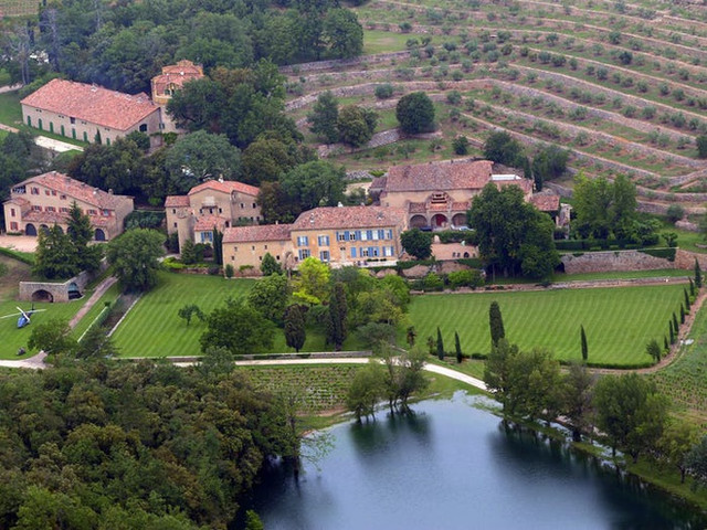 Brad Pitt kiếm tiền và tiêu xài hoành tráng thế nào? - Hình 6 Brad Pitt kiem tien va tieu xai hoanh trang the nao?-Hinh-6